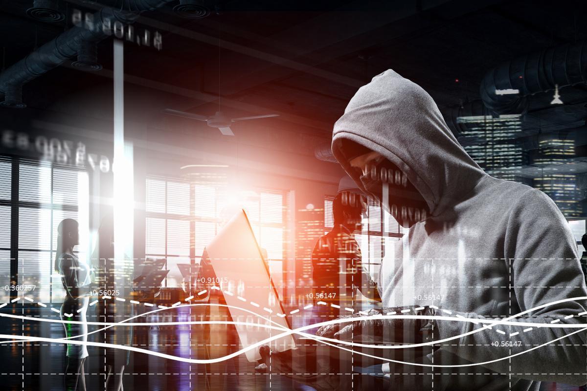 Hacker in Shadows